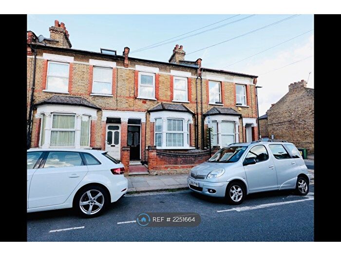 2 Bedroom Flat To Rent In Napier Road, London, N17