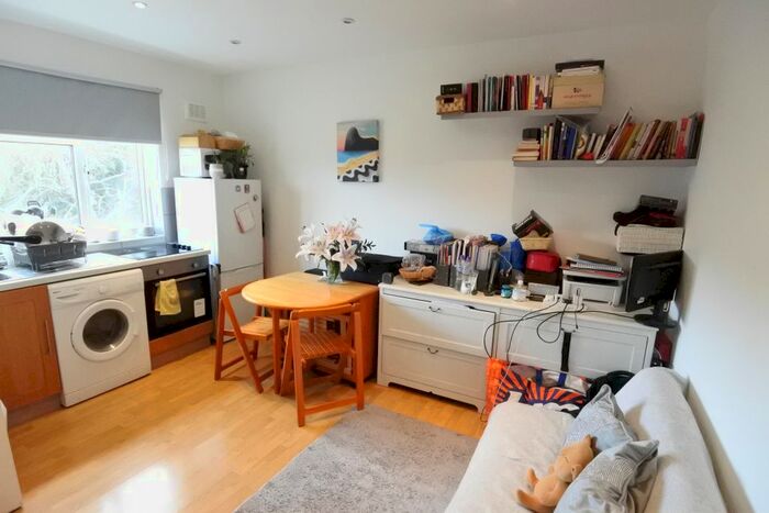 Studio To Rent In Burnley Road, Dollis Hill, NW10