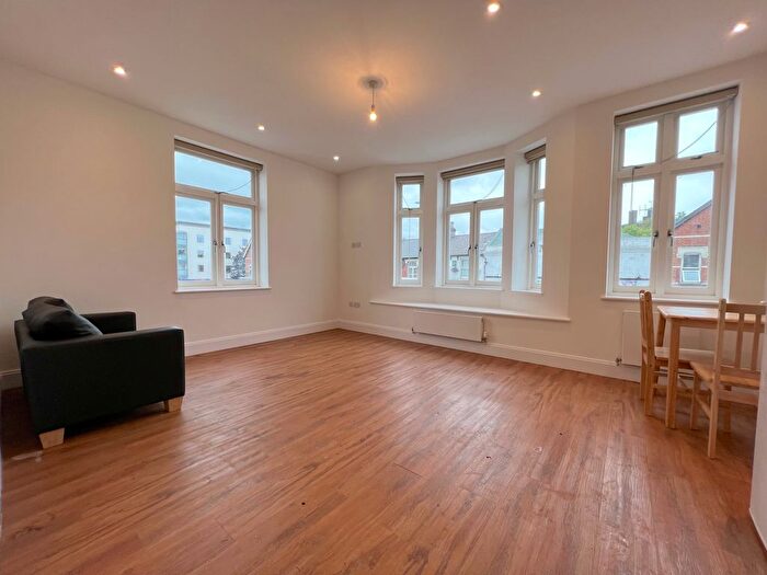 1 Bedroom Flat To Rent In West Green Road, London, N15