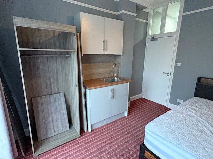 Studio To Rent In Bushey Grove Road, Bushey, WD23