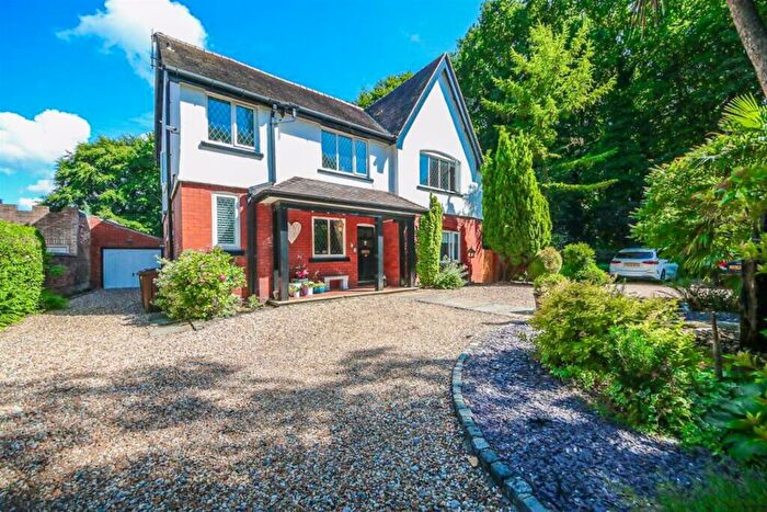 5 Bedroom Detached House For Sale In Bankfield Lane, Southport, PR9