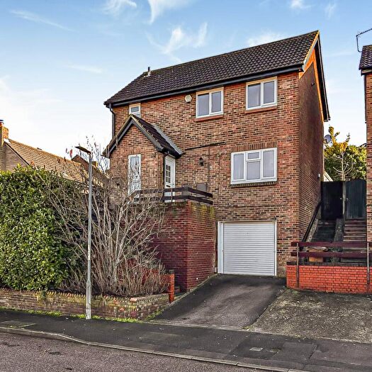 3 Bedroom Detached House For Sale In Brenzett Close, Chatham, Kent, ME5