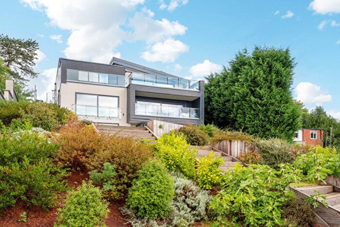 4 Bedroom Detached House For Sale In Oldnall Road Kidderminster, Worcestershire, DY10