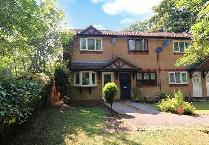 2 Bedroom End Of Terrace House For Sale In Woodstock Close, Hedge End, SO30