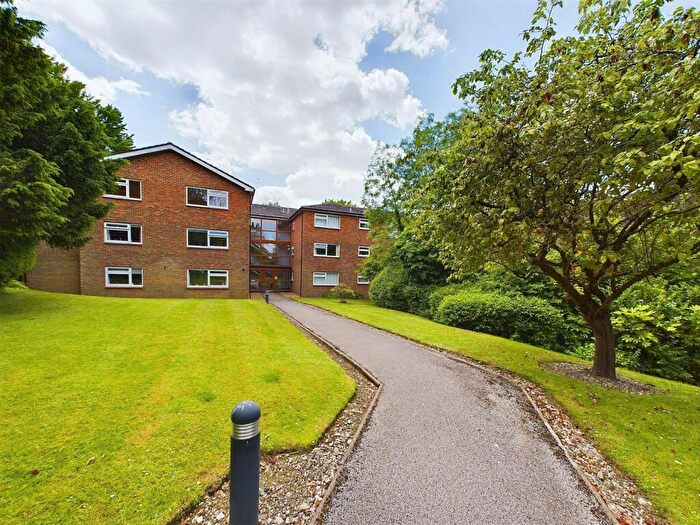 2 Bedroom Flat For Sale In Beech Avenue, South Croydon, CR2