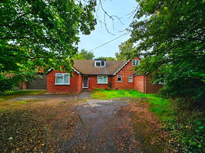 1 Bedroom Flat To Rent In Woodland Way, Canterbury, CT2