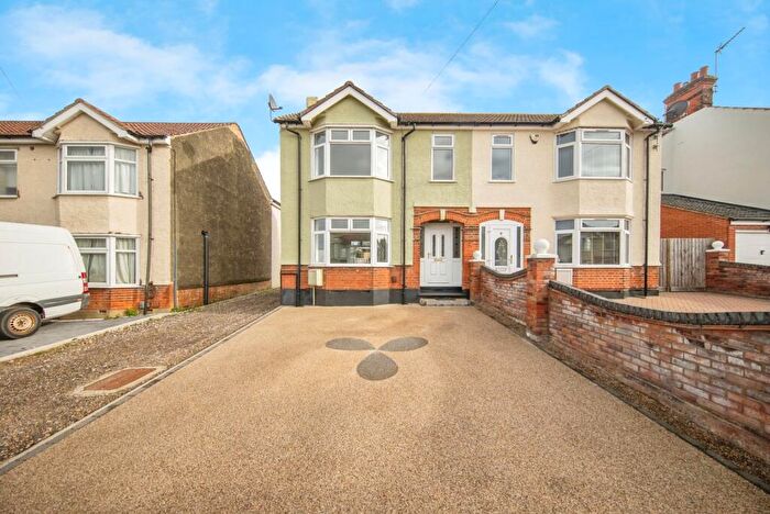 3 Bedroom Semi Detached House For Sale In Westholme Road, Ipswich, Suffolk, IP1