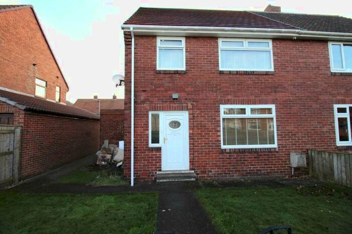 3 Bedroom Semi-Detached House To Rent In Thornhill Gardens, Burnopfield, Newcastle Upon Tyne, NE16