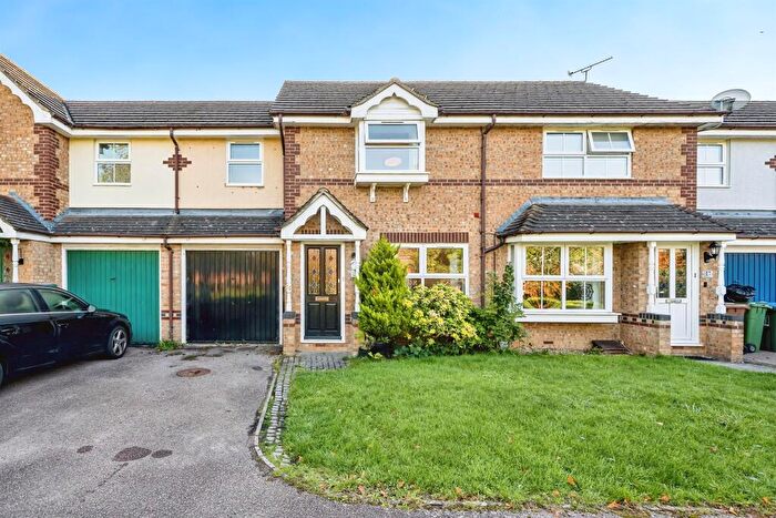 3 Bedroom Terraced House For Sale In Peregrine, Aylesbury, HP19