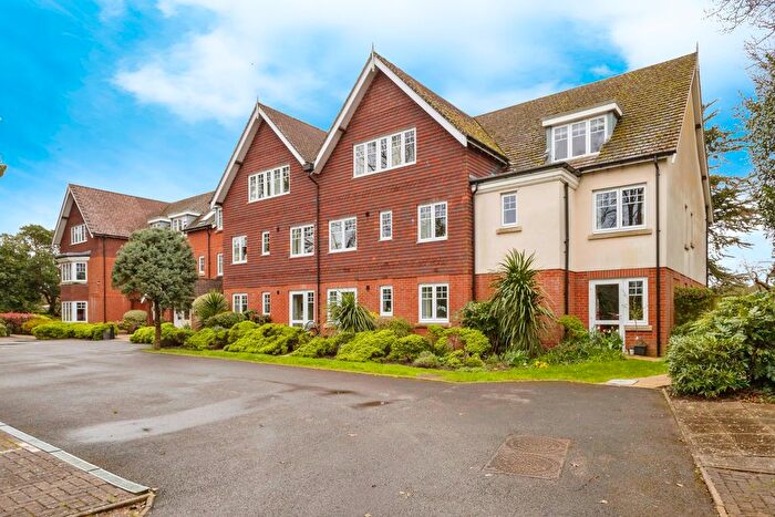 2 Bedroom Flat For Sale In New Brighton Road, Emsworth, Hampshire, PO10