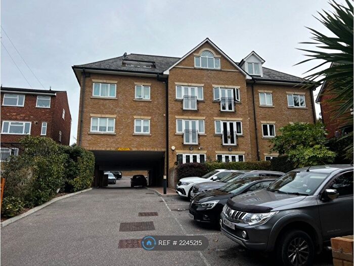 2 Bedroom Flat To Rent In Spinnaker Court, Greenhithe, DA9