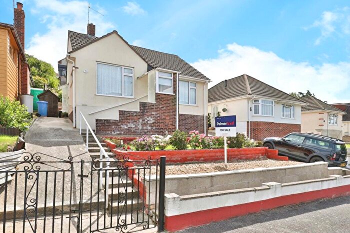 2 Bedroom Bungalow For Sale In Hythe Road, Poole, Dorset, BH15