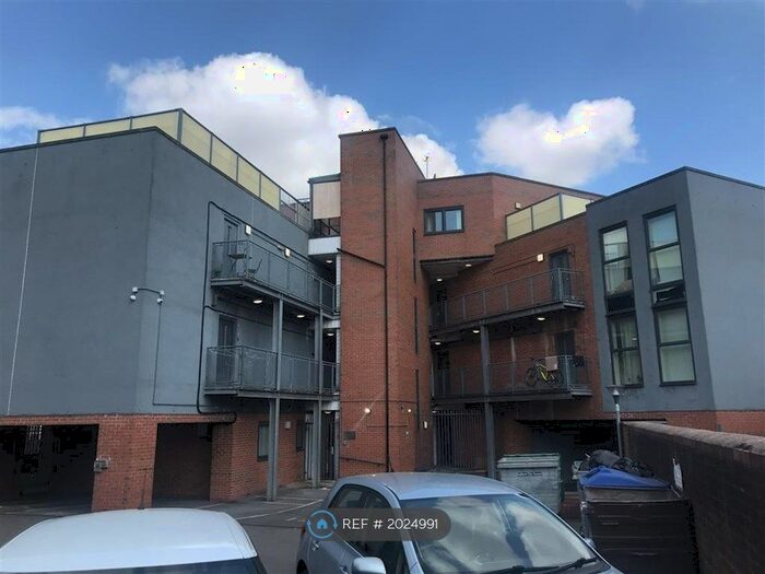 2 Bedroom Flat To Rent In Old Church Court, Salford, M5