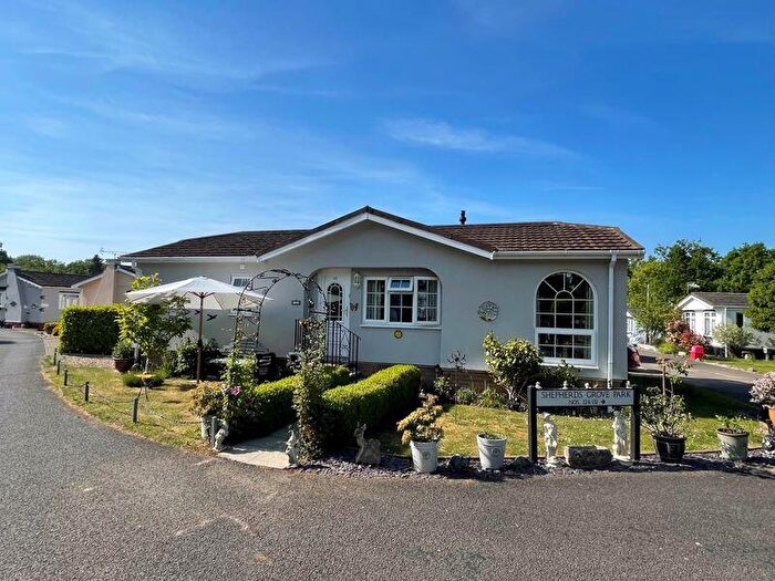 2 Bedroom Park Home For Sale In Shepherds Grove Park, Stanton, IP31