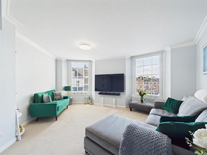 2 Bedroom Flat For Sale In Flat, Hill Street, Crieff, PH7