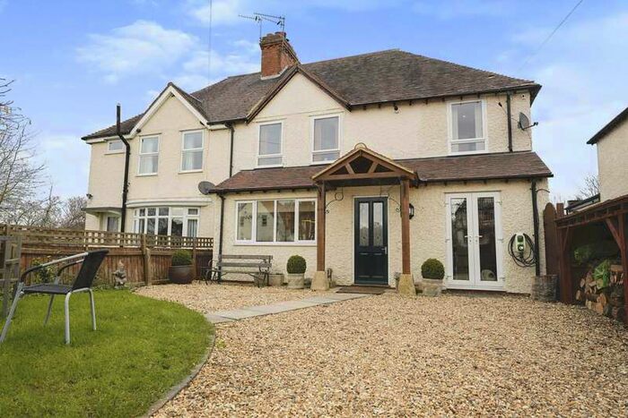 4 Bedroom Semi-Detached House For Sale In Kings Lane, Norton, Evesham, Worcestershire, WR11