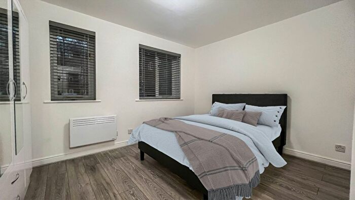 1 Bedroom Flat To Rent In Tideside Court, Harlinger Street, London, SE18