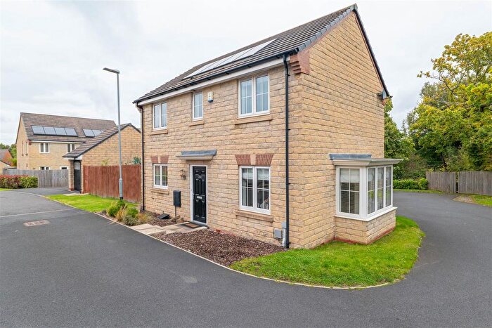 3 Bedroom Detached House For Sale In Oak Leaf Drive, Bamber Bridge, Preston, PR5