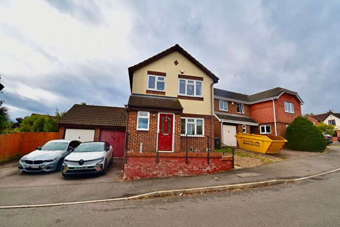 3 Bedroom Detached House For Sale In Fuchsia Close, Northampton, NN3