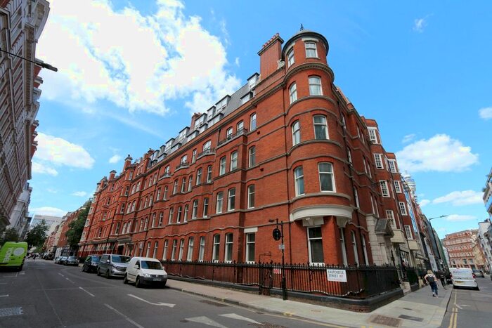 1 Bedroom Flat To Rent In Newman Street, London, W1T