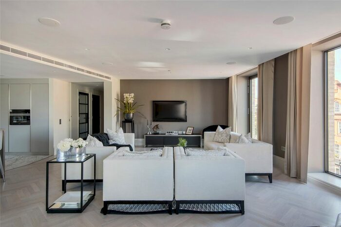 2 Bedroom Flat For Sale In Essoldo House, Old Church Street, Chelsea, SW3