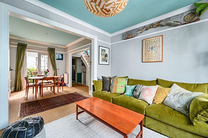 3 Bedroom Terraced House For Sale In College Gardens, Brighton, BN2