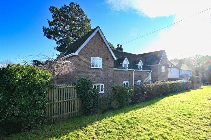 3 Bedroom Semi-Detached House For Sale In Station Road, Broxbourne, EN10