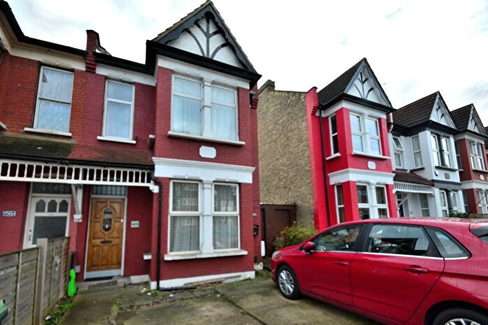 1 Bedroom Flat To Rent In Bowes Road, Arnos Grove, N11