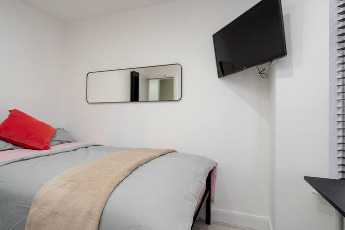 6 Bedroom House To Rent In Brookdale Road, Liverpool, L15