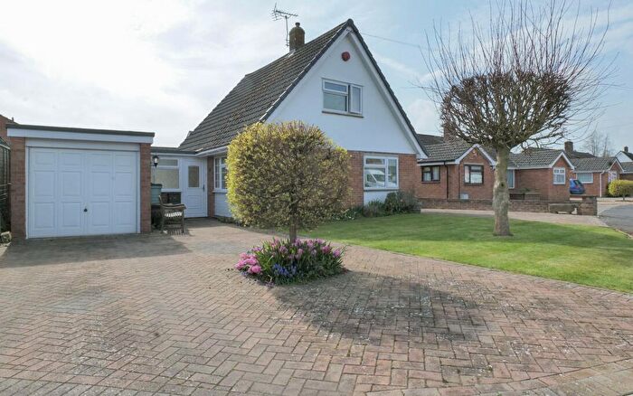 3 Bedroom Detached Bungalow For Sale In Thames Crescent, Melksham, SN12