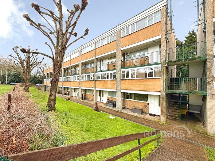 2 Bedroom Flat For Sale In North Orbital Road, Denham, Uxbridge, UB9
