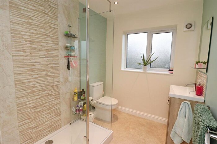 5 Bedroom Detached House For Sale In Holly Grove, Gilberdyke, HU15