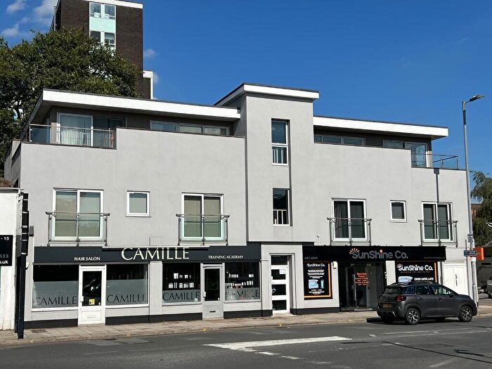 2 Bedroom Flat To Rent In Ongar Road, Brentwood, Essex, CM15