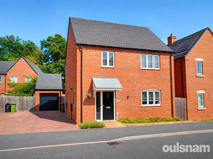 3 Bedroom Detached House For Sale In Oldcourne Way, Fernhill Heath, Worcester, Worcestershire, WR3