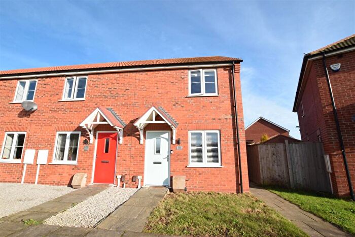 2 Bedroom End Of Terrace House For Sale In Trefoil Close, Scartho, Grimsby, DN33