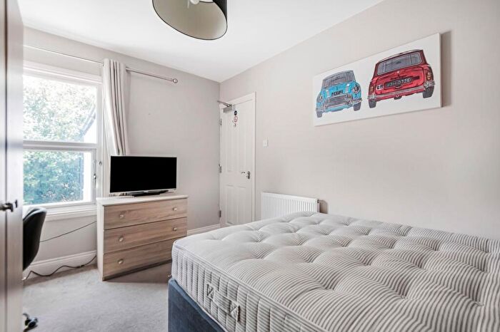 1 Bedroom Terraced House To Rent In Waverley Road, Reading, RG30