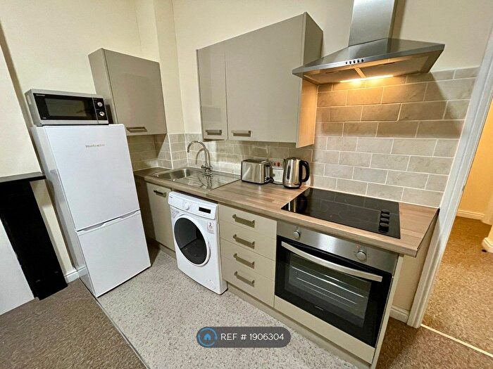 2 Bedroom Flat To Rent In Buckingham Place, Clifton, Bristol, BS8