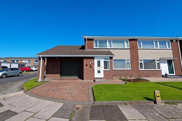 3 Bedroom Semi-Detached House For Sale In Coomside, Cramlington, NE23