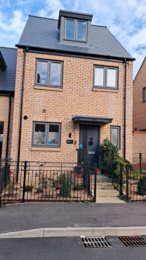 4 Bedroom Semi Detached House For Sale In Gedney Way, St. Neots, PE19