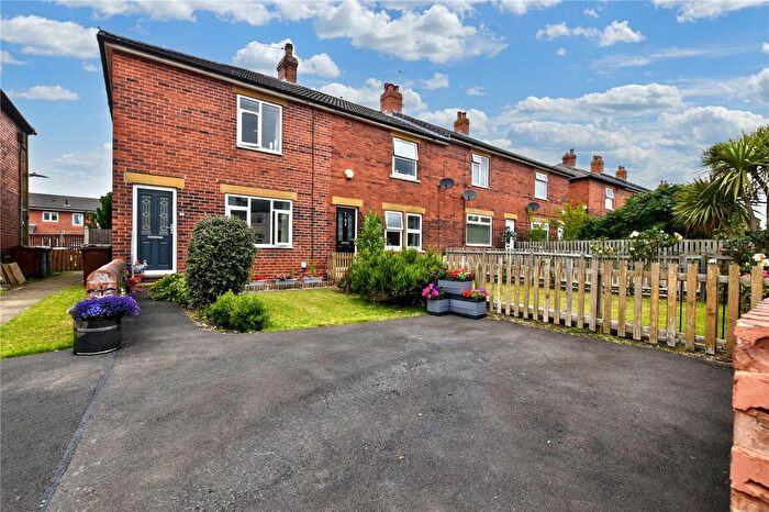 2 Bedroom End Of Terrace House For Sale In Garden House Lane, Tingley, Wakefield, West Yorkshire, WF3