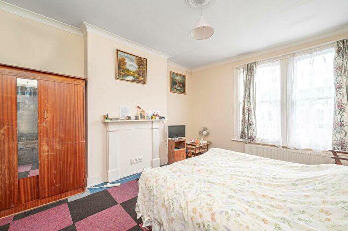 6 Bedroom Terraced House For Sale In Burton Road, Brondesbury, London, NW6