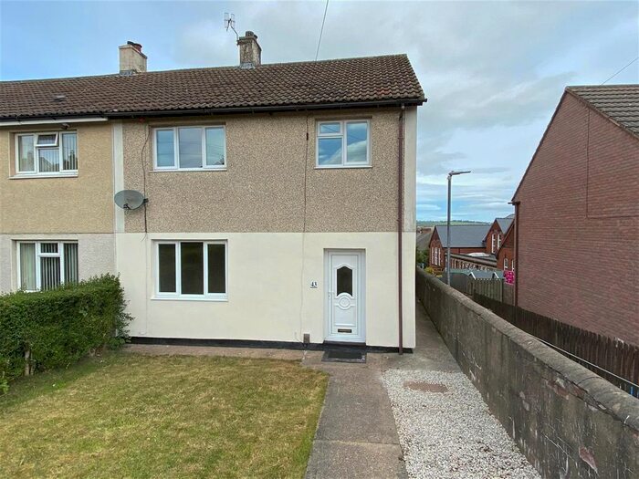 3 Bedroom Semi-Detached House To Rent In Devon Drive, Brimington, Chesterfield, S43