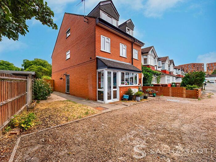 2 Bedroom Flat To Rent In Deans Road, Sutton, SM1