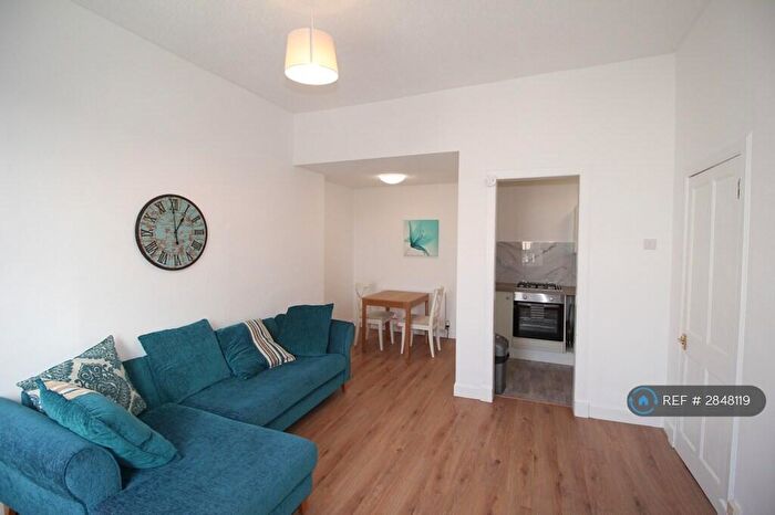 1 Bedroom Flat To Rent In Westfield Street, Edinburgh, EH11