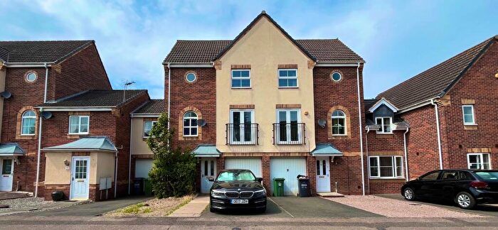 3 Bedroom Town House For Sale In Goods Yard Close, Loughborough, LE11