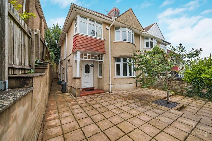 3 Bedroom Semi Detached House For Sale In Lon Ger Y Coed, Cockett, Swansea, SA2