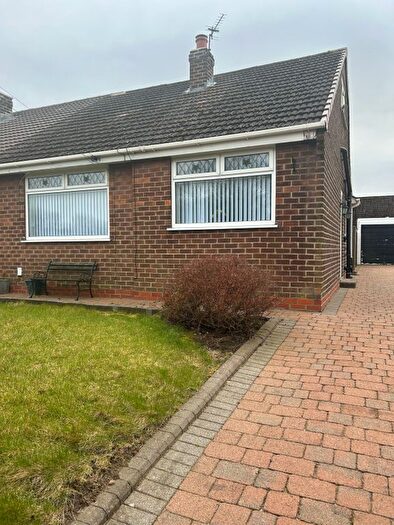 3 Bedroom Semi-Detached House To Rent In Victoria Street, Hyde, SK14