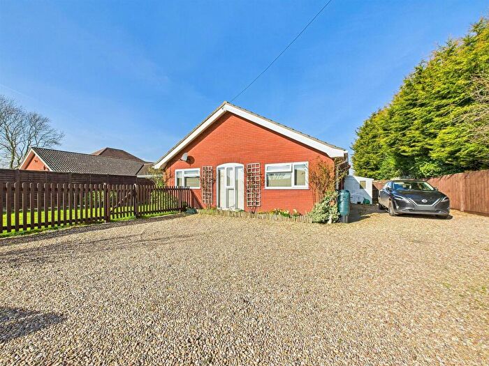 3 Bedroom Detached Bungalow For Sale In Brickyard Lane, Theddlethorpe, Mablethorpe, LN12
