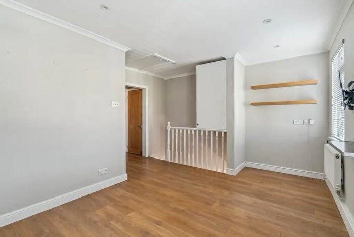 1 Bedroom Maisonette To Rent In Rickmansworth Road, HA5