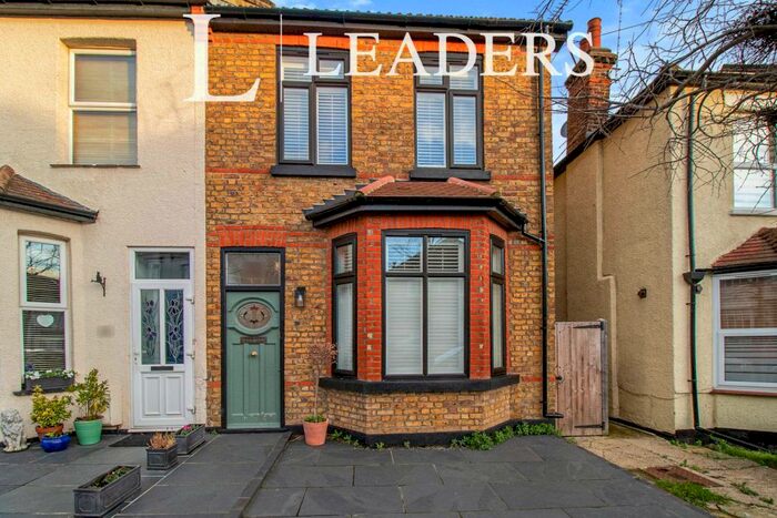 3 Bedroom Maisonette To Rent In Fairleigh Drive, Southend On Sea, SS9